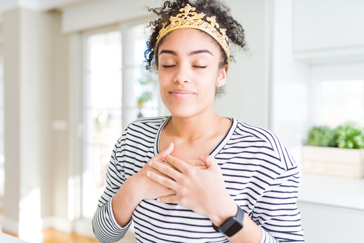 main-coeur-28-jour-grace-gabriella-chi Calendrier de 28 jours pour intégrer la grâce et l’amour dans la vie quotidienne | Gabriella Chi